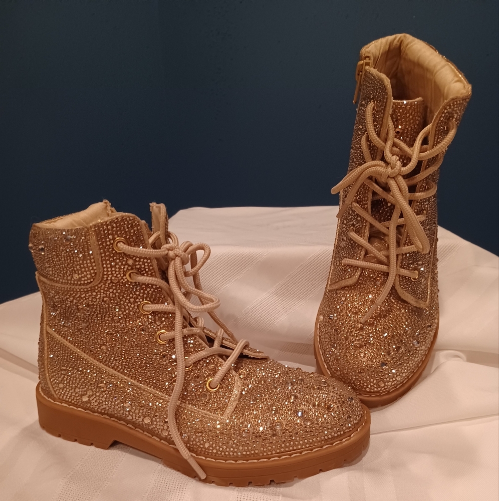 Pre-owned Betsey Johnson  SILVER RHINESTONES Lace-Up LUG SOLE Bling Combat